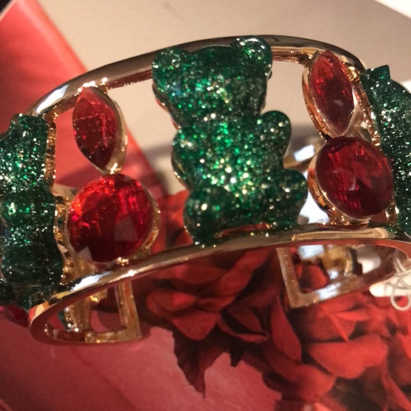 Authentic Betsy Johnson Cuff Bracelet New with tag - Picture 10 of 14